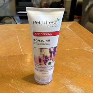 Petal fresh facial lotion